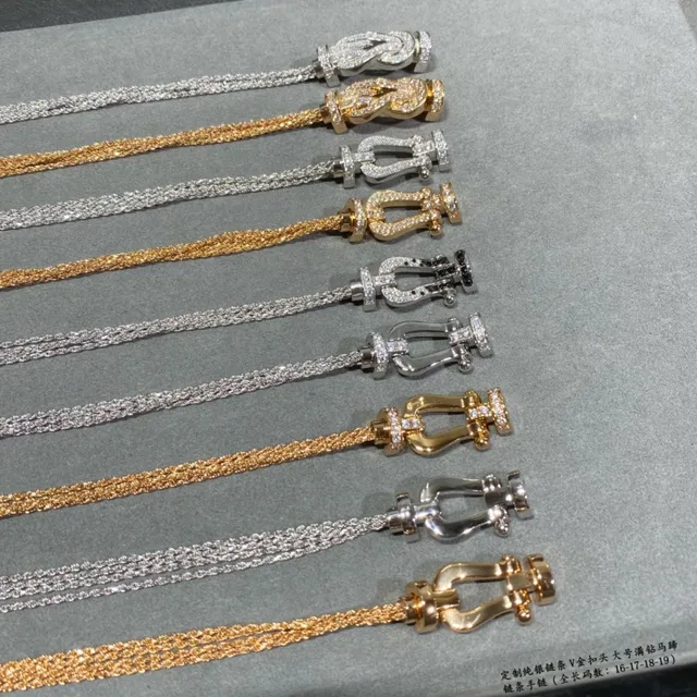 Pavé-Set Horseshoe Clasp Woven Mesh Chain Bracelets 2