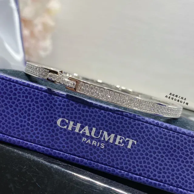 Pave-Set Rectangular Hinged Bangle Bracelet 5