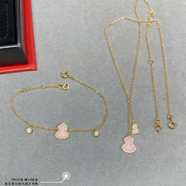 Pink Gold Double Gourd Silhouette Pavé Crystal Setting Necklace 3