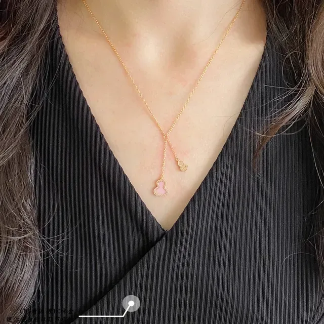 Pink Gold Double Gourd Silhouette Pavé Crystal Setting Necklace 9