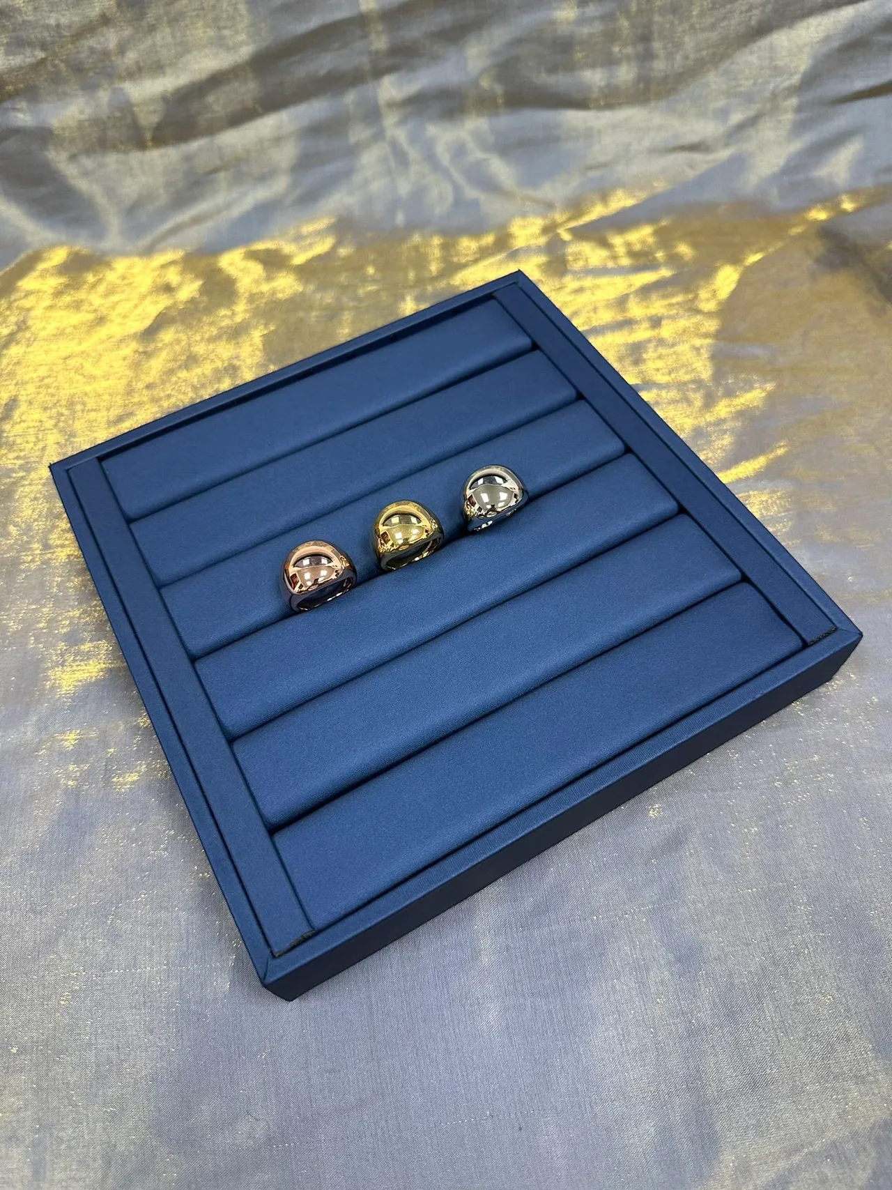 Polished Spherical Minimalist Metallic Ring 8