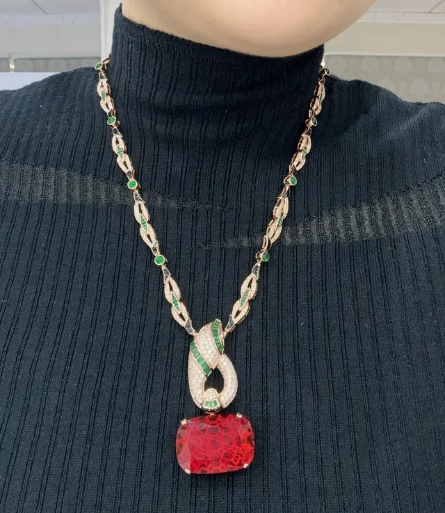 Red Gold Filigree Chain Emerald And Diamond Pavé Accents Necklace 7