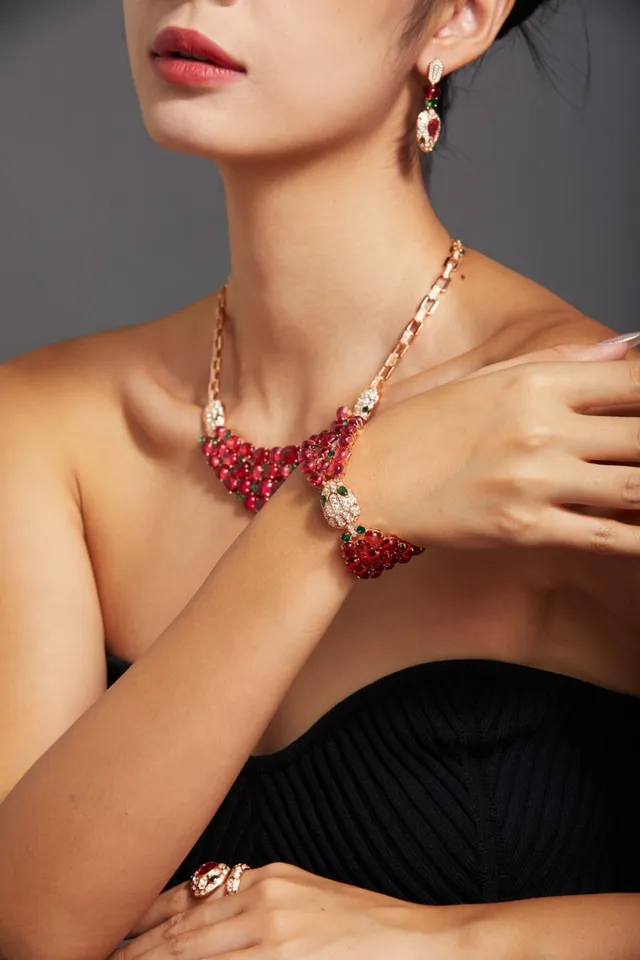 Red Green Snake-Motif Gemstone-Cluster Necklace 2