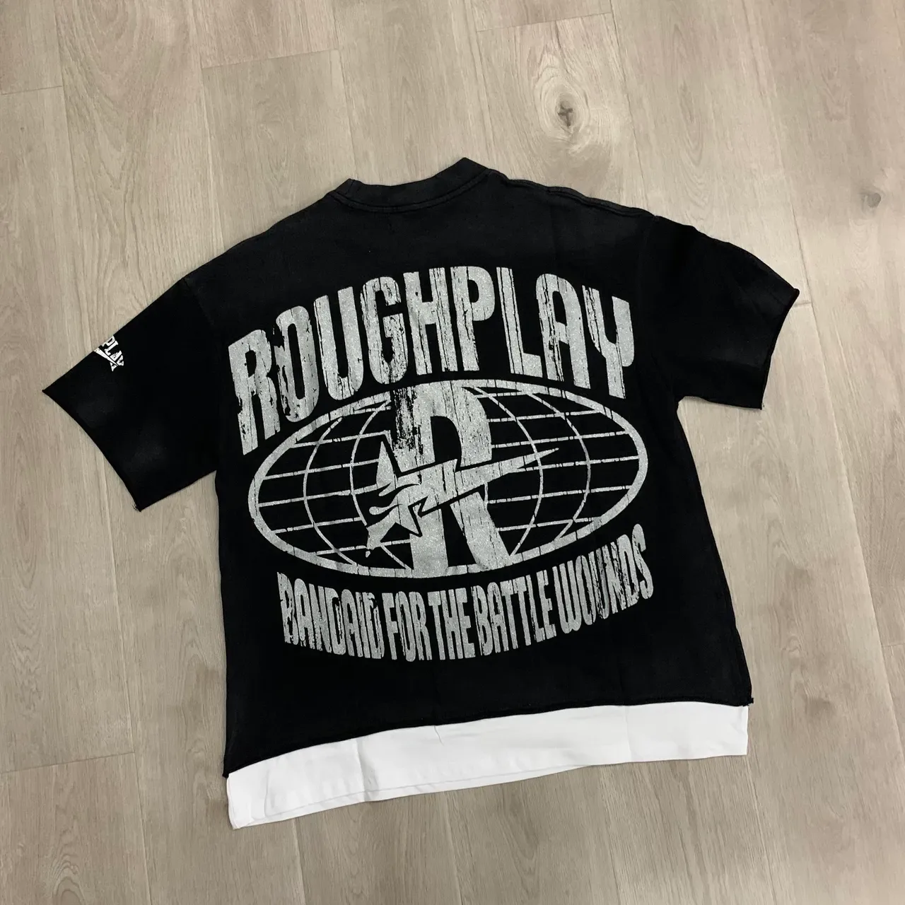 ROUGH PLAY Graphic-Print Distressed Hem Oversized T-Shirt 5