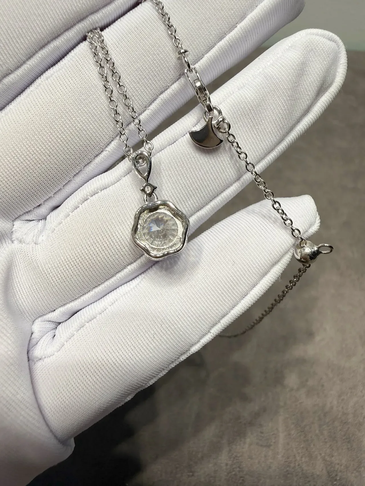 Silver Black Solitaire Pendant Round Brilliant-Cut Stone Necklace 8