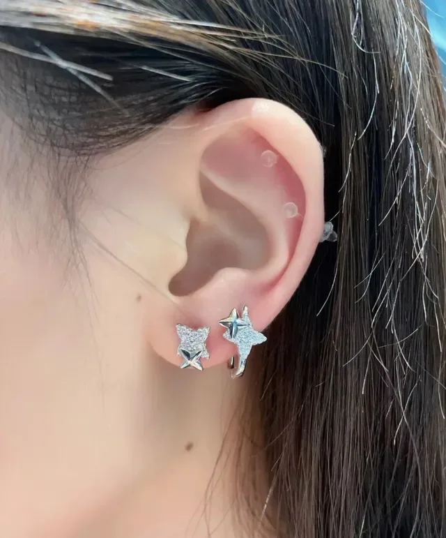 Silver Blue Crystal-Encrusted Star-Shaped Earrings 3