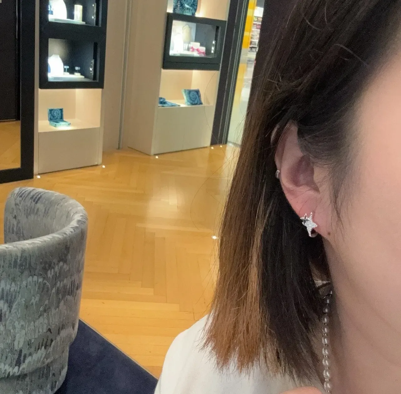 Silver Blue Crystal-Encrusted Star-Shaped Earrings 4