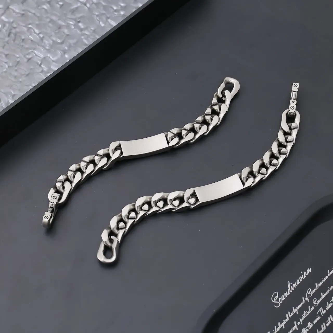 Silver Curb Chain Engraved Central Bar Bracelet 9