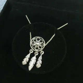 Collier argenté inspiré du filigrane circulaire de Dreamcatcher