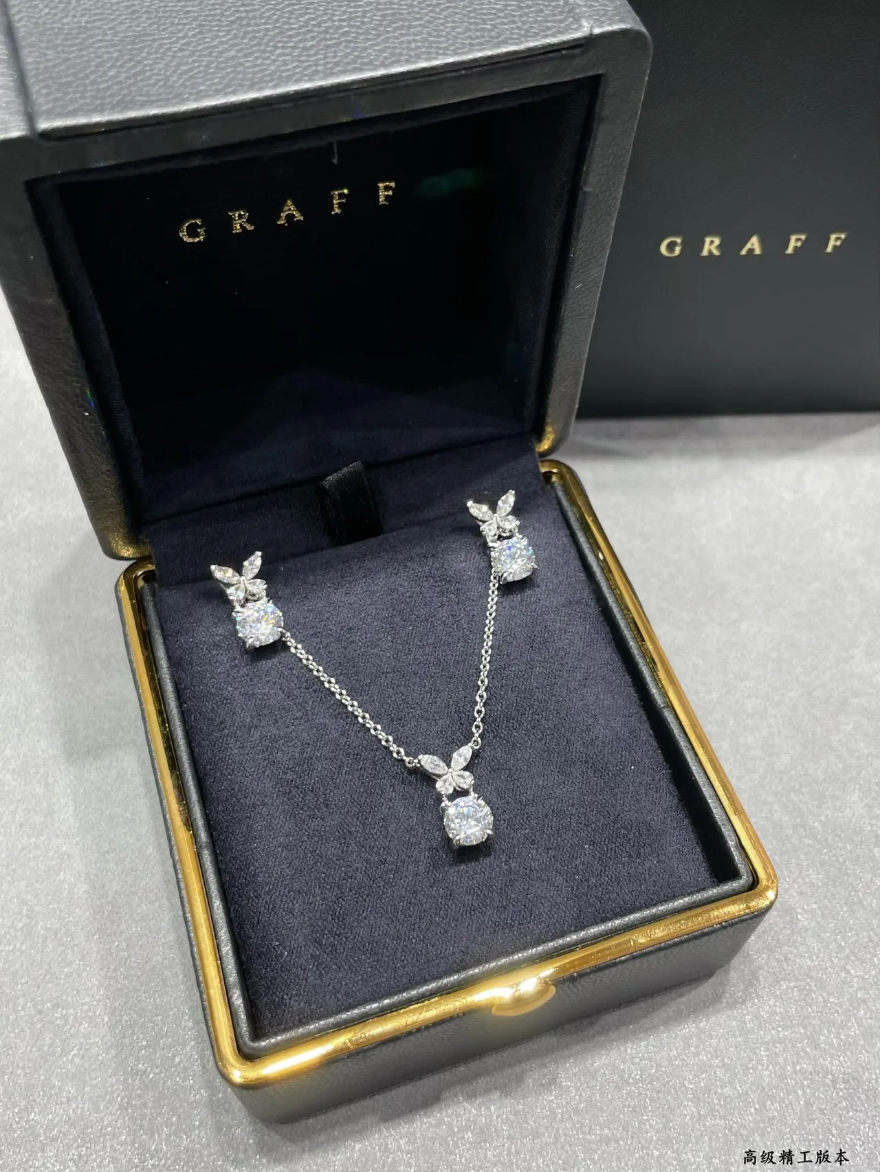 Silver-Tone Bow Motif Solitaire Pendant Necklace 3