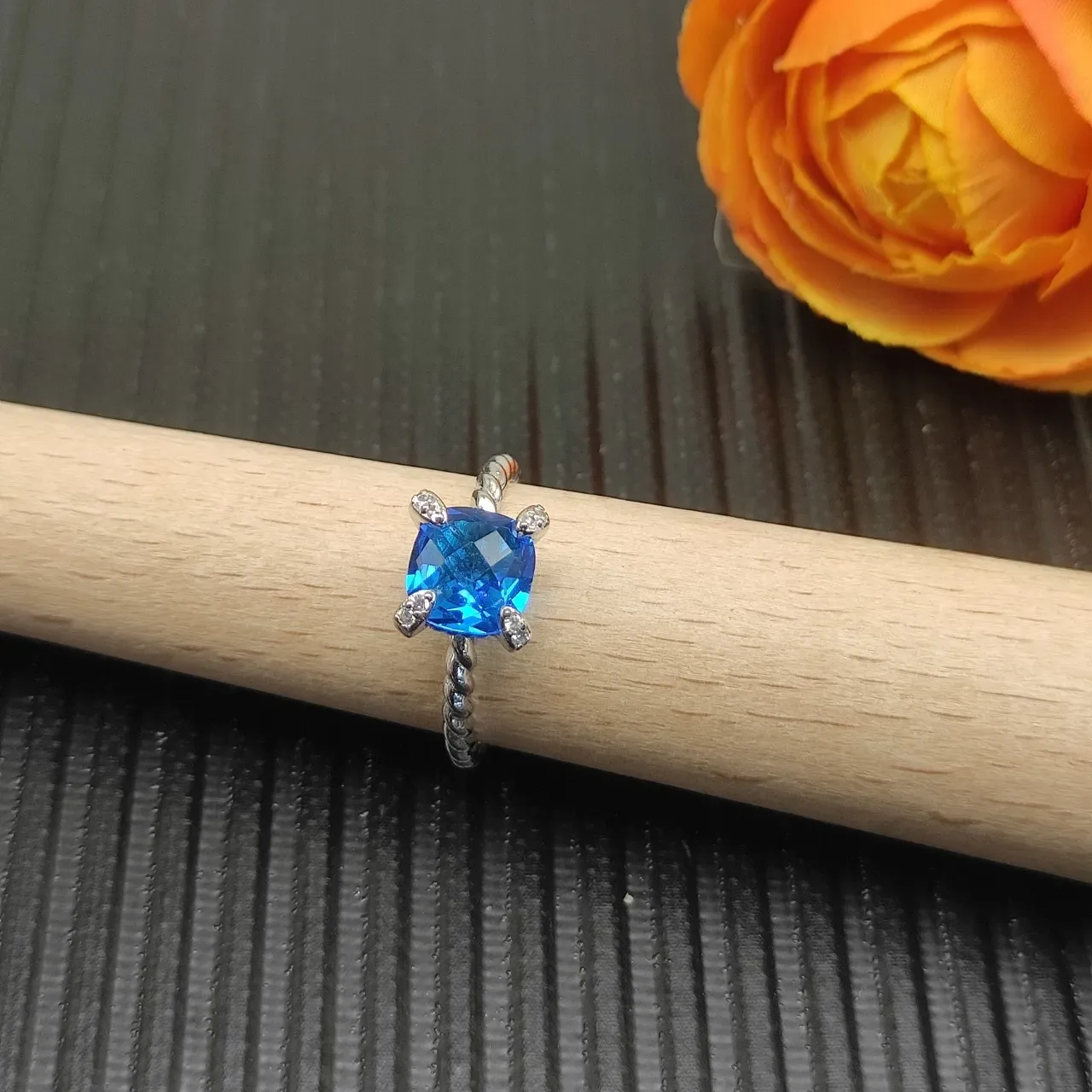 Silver-Tone Twisted Rope Band Blue Cushion-Cut Gemstone Ring 9