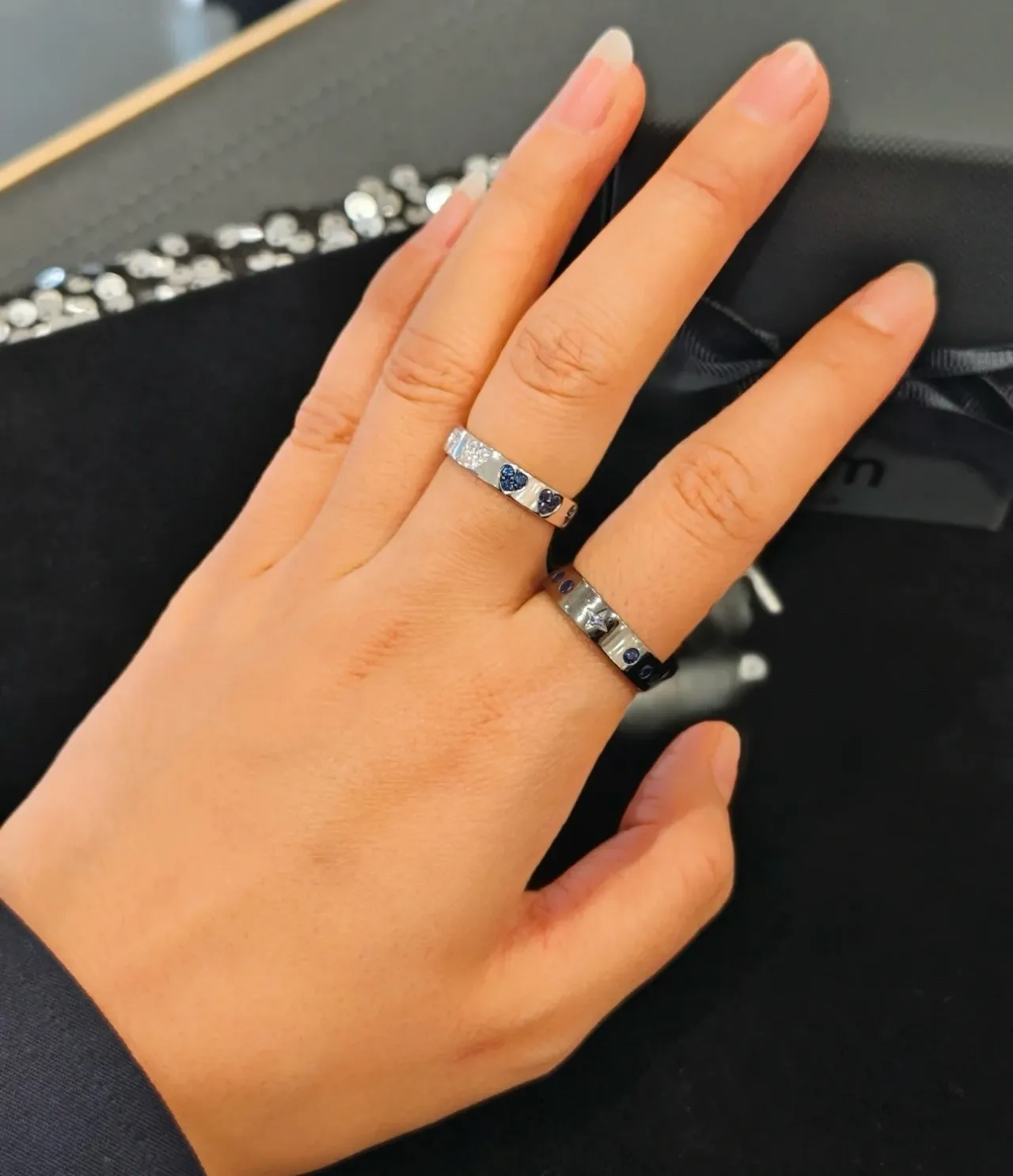 Silver-Toned Multi-Stone Band Ring 2