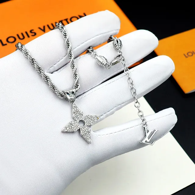 Silver-Toned Rope Chain Pavé Cross Pendant Necklace 10