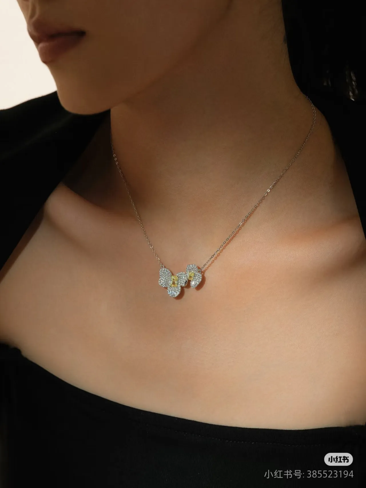 Silver Yellow Paved Floral Pendant Center Stones Necklace 6