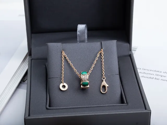 Stacked Geometric Malachite and Pavé Diamond Pendant Necklace 3
