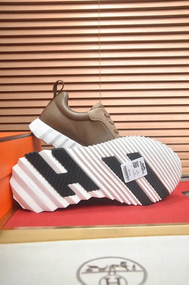 Tan and Black Mixed-Material Low-Top Lifestyle Sneaker 3