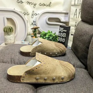 टैन सुड स्टडेड कॉर्क-सोल स्लिपर स्लिपर्स