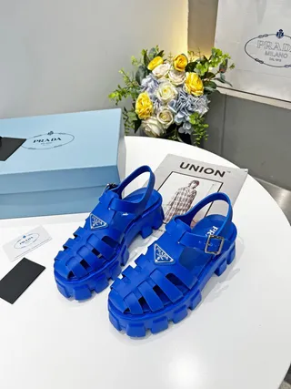 Vibrant Blue Chunky Platform Cutout Strap Gladiator Sandals 6