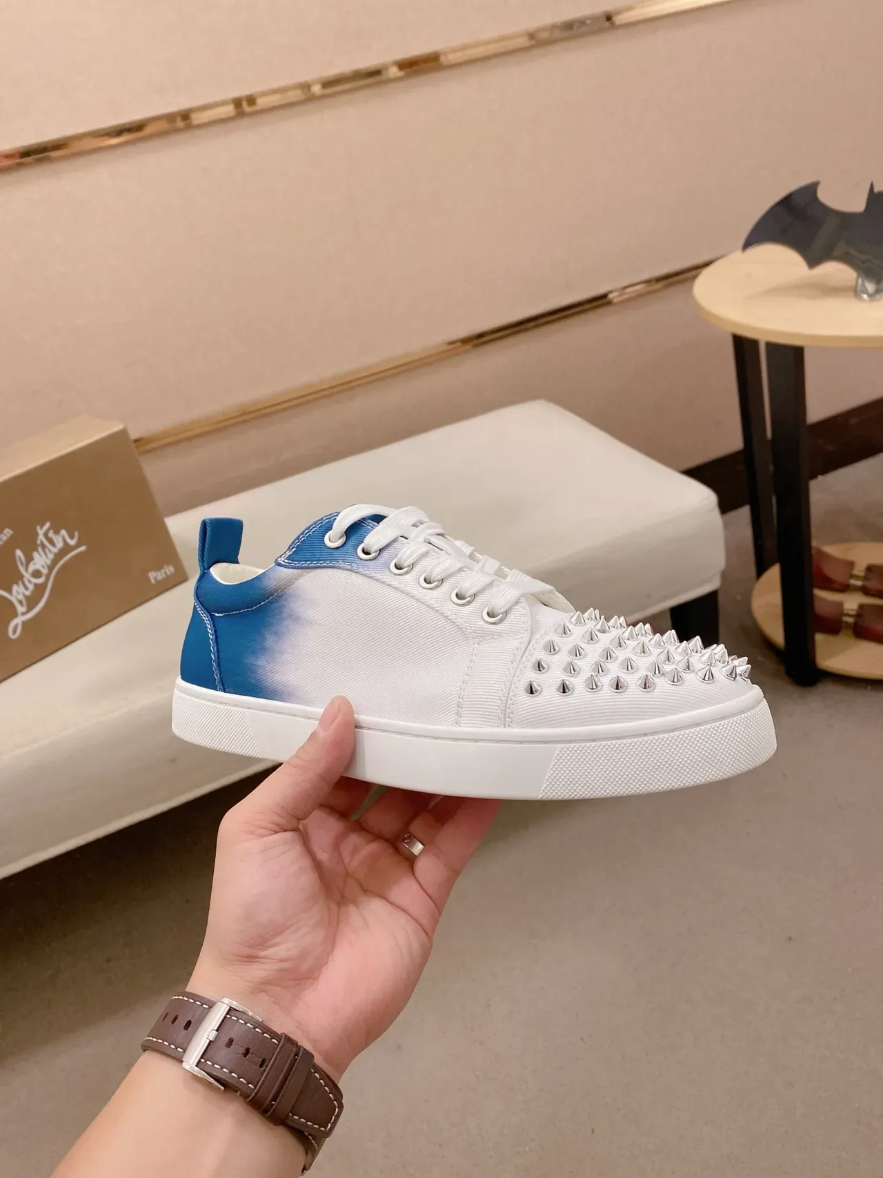 White and Blue Gradient Studded Toe Low-Top Sneaker 4