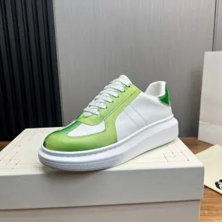 Tênis plataforma branco e verde degradê