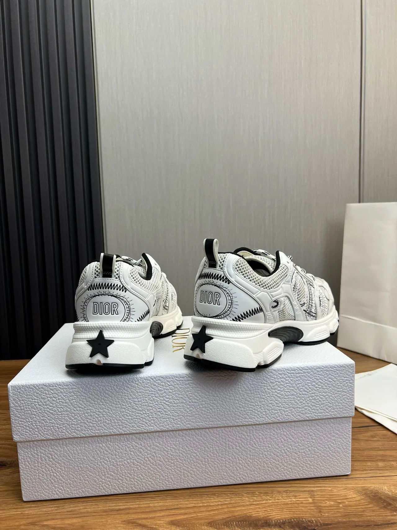 White Black Sole Mesh And Synthetic Overlay Construction Chunky Sneakers 6