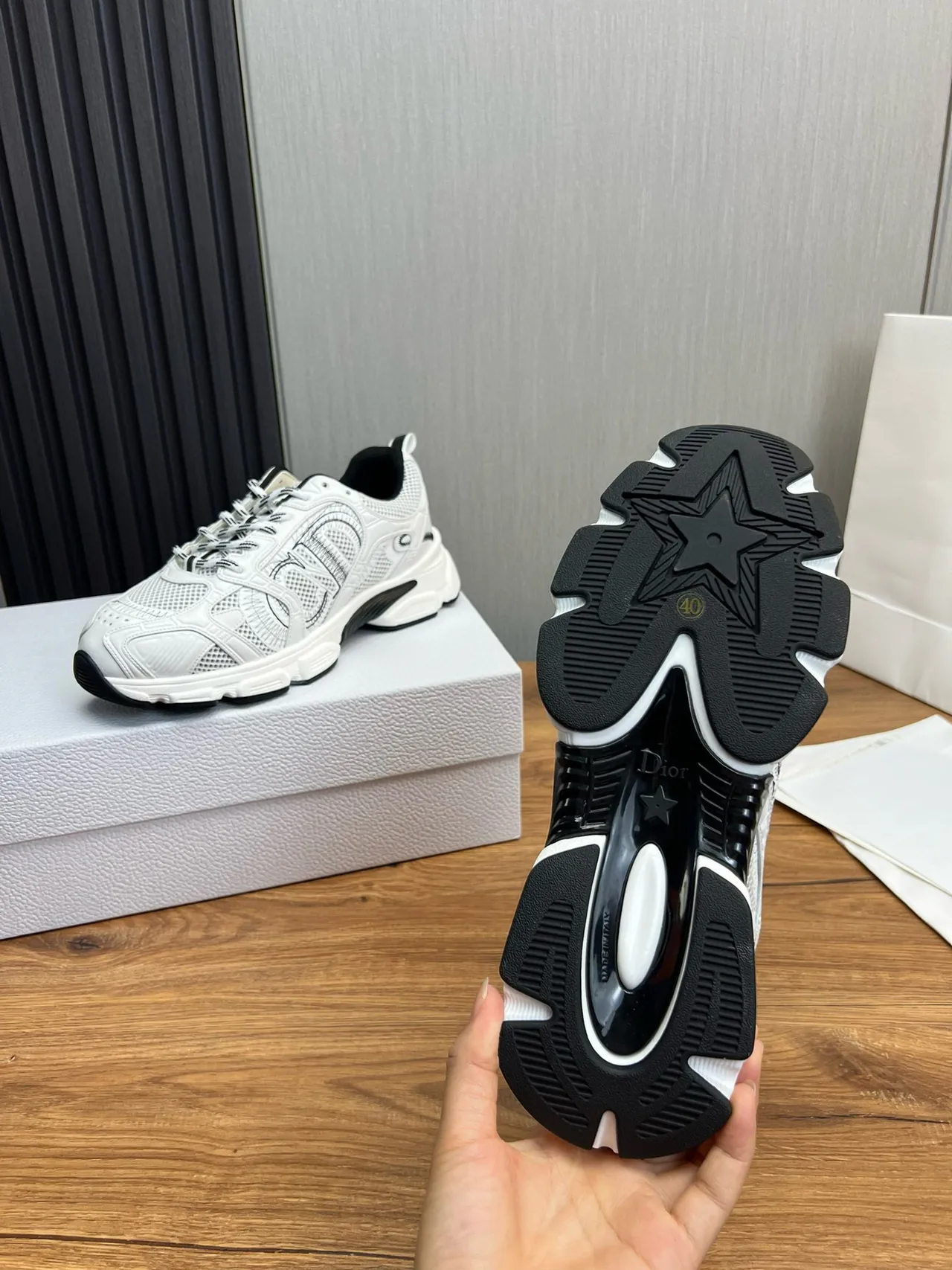 White Black Sole Mesh And Synthetic Overlay Construction Chunky Sneakers 9