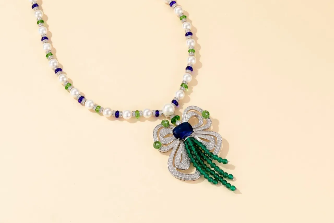 White Blue Floral-Inspired Pendant Pearl-and-Gemstone Strand Necklace 2