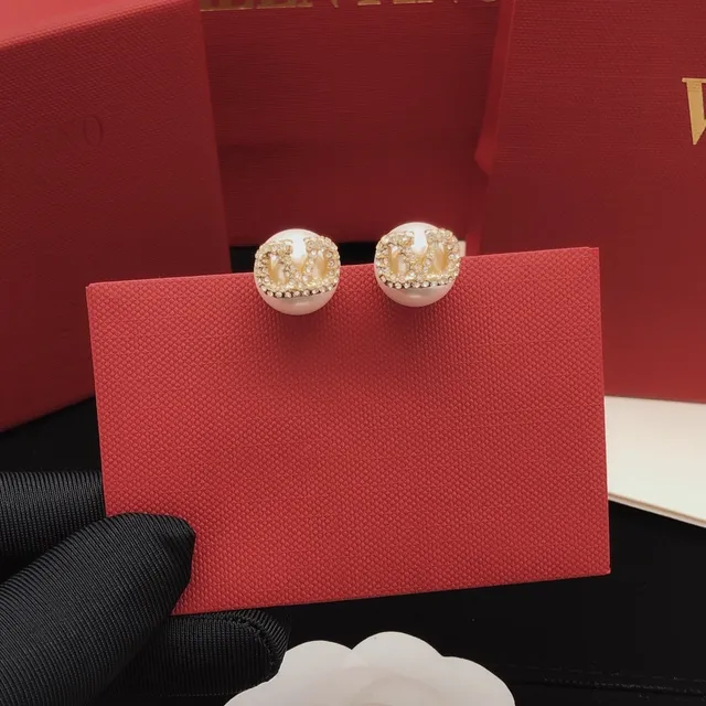 White Gold Pearl Stud Crystal-Encrusted Logo Motif Earrings 6