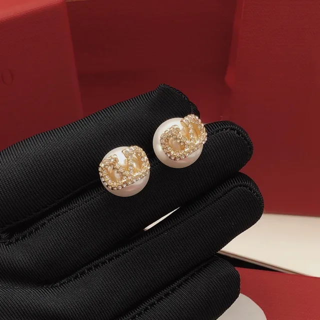 White Gold Pearl Stud Crystal-Encrusted Logo Motif Earrings 8
