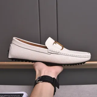 白色粒面皮革 T-形扣带乐福鞋