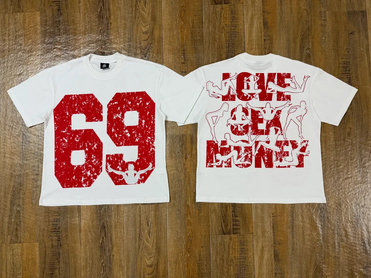 White Red Graphic Print Distressed Numerals and Silhouette Figures T-Shirt 4