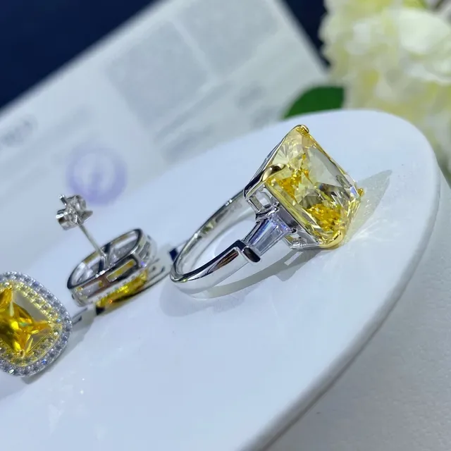 Yellow Silver Cushion-Cut Central Stone Double Halo Pavé Setting Ring 3