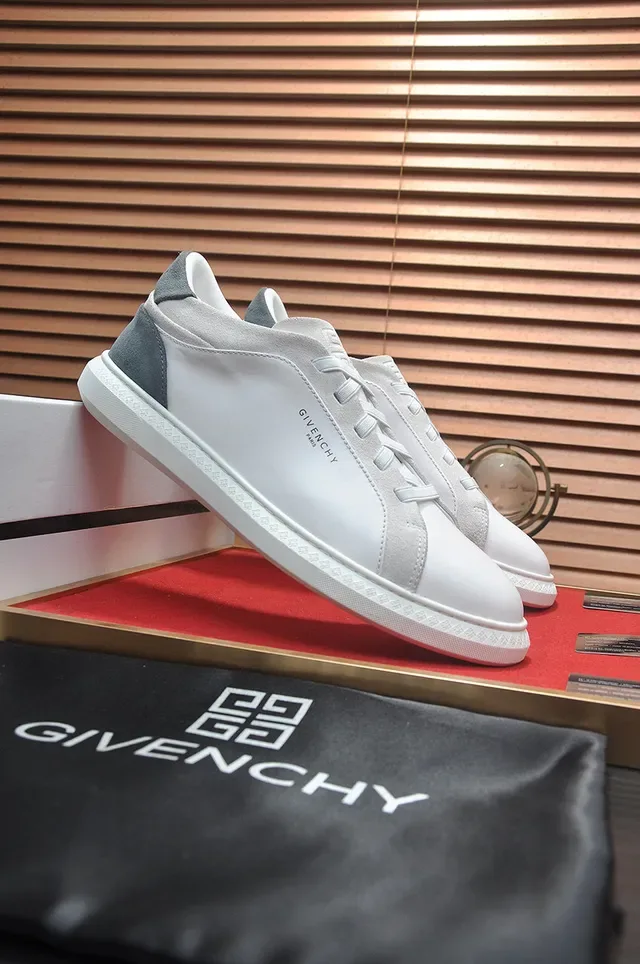 Givenchy City Sport Sneakers Lifestyle en Cuir Blanc et Gris 4