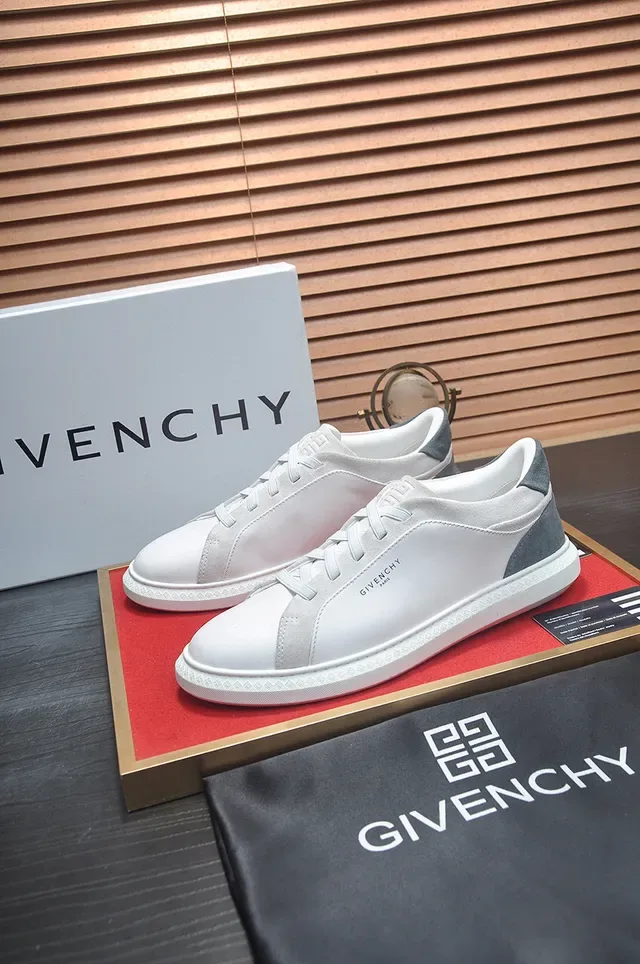 Givenchy City Sport Sneakers Lifestyle en Cuir Blanc et Gris 5