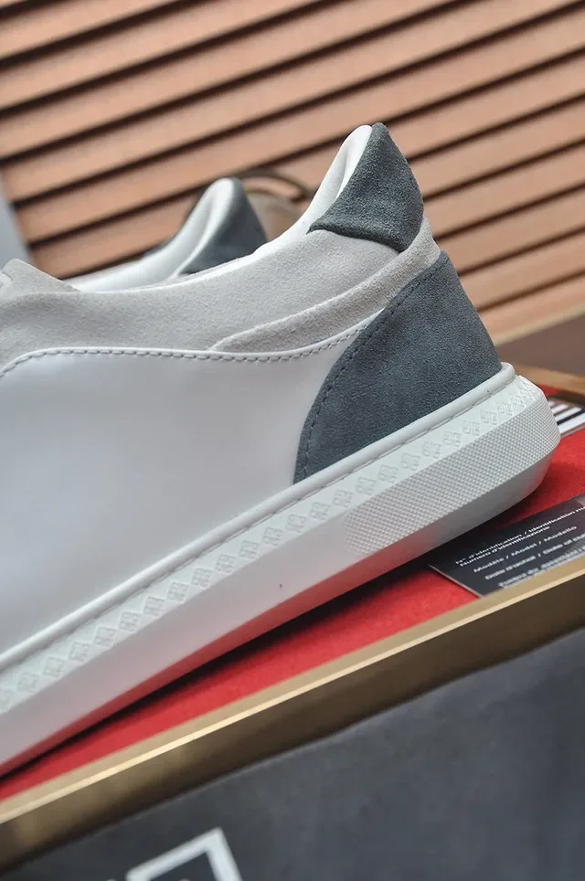 Givenchy City Sport Sneakers Lifestyle en Cuir Blanc et Gris 8