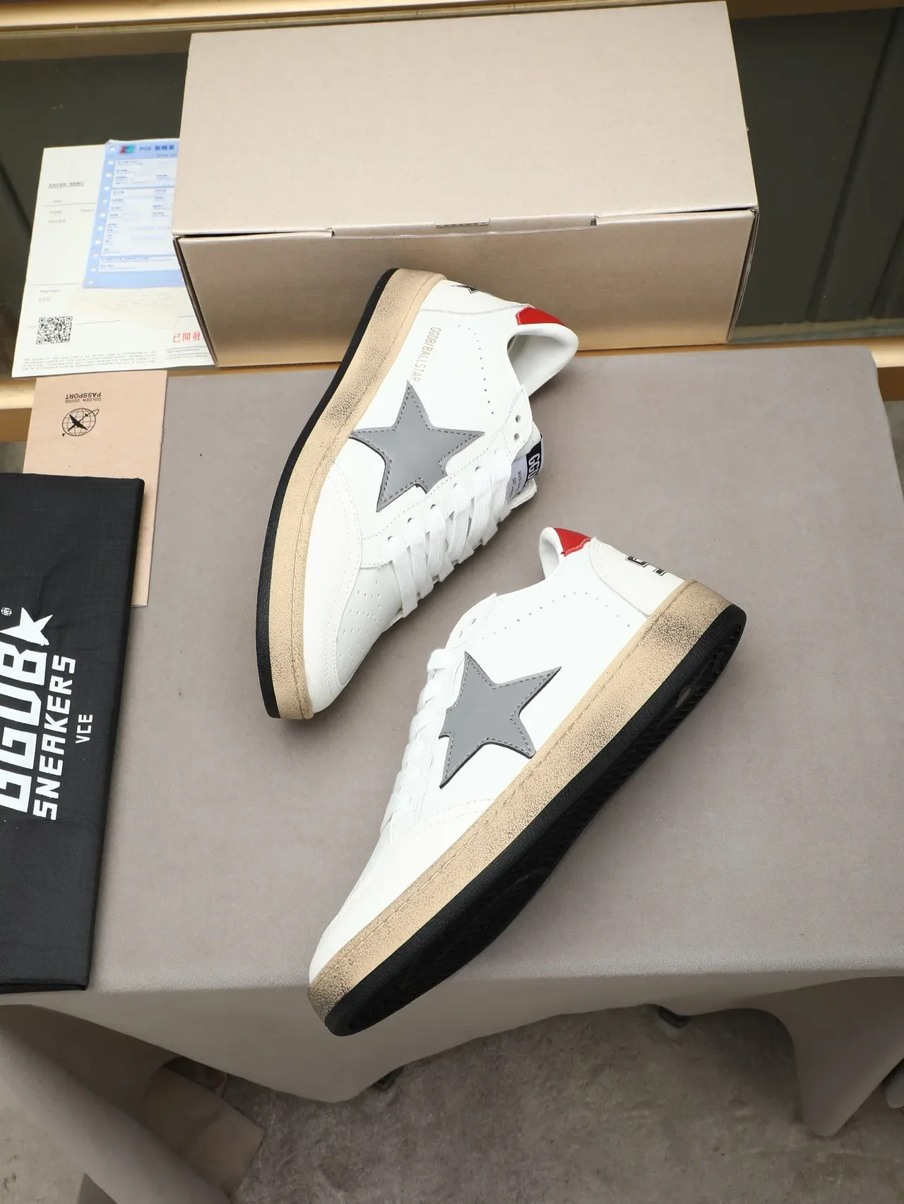 Golden Goose Ball Star Sneakers Lifestyle Blanc Gris Rouge 3