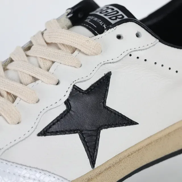 Golden Goose Super-Star Sneakers Lifestyle Blanc et Noir Étoilé 6