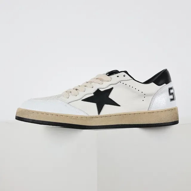 Golden Goose Super-Star Sneakers Lifestyle Blanc et Noir Étoilé 9