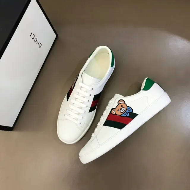 Gucci Ace حذاء رياضي أسلوب حياة شرائط ويب تطريز دب 8