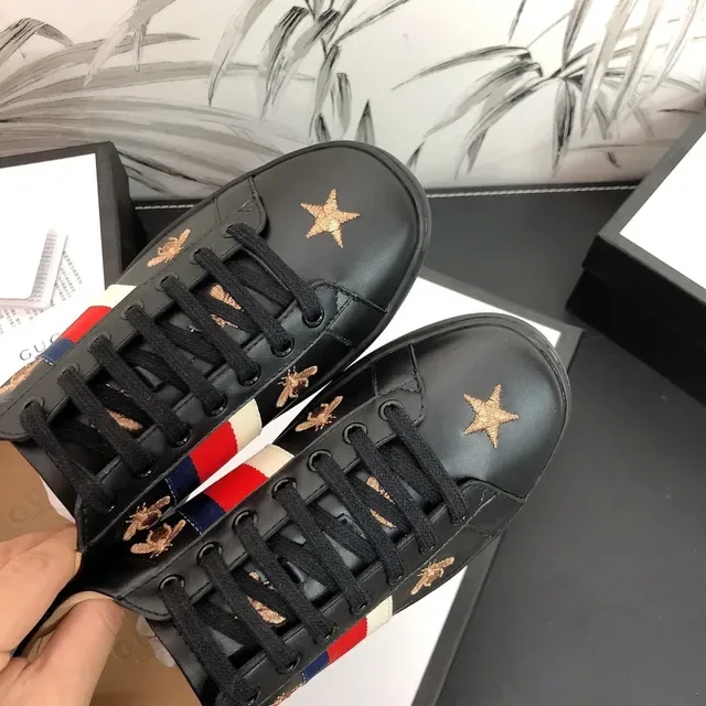 Gucci Ace Sneakers Lifestyle de Couro Preto com Bordado de Abelha e Estrela 7