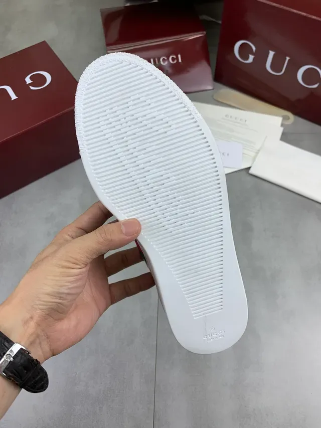 Gucci Ace Tênis Lifestyle Perf uradas Monograma Web Stripe 2