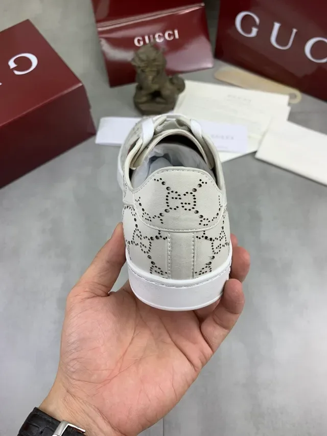 Gucci Ace Tênis Lifestyle Perf uradas Monograma Web Stripe 3