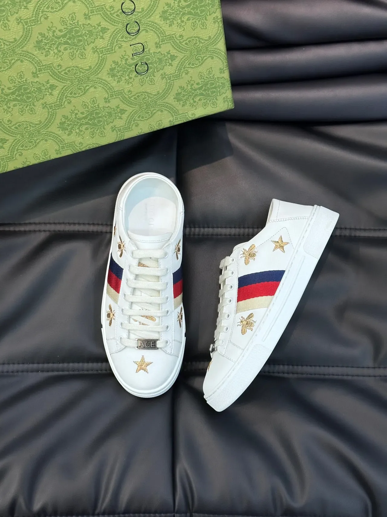 Gucci Ace Sneakers Lifestyle Blancs en Cuir avec Broderie d'Abeille et Étoile 3
