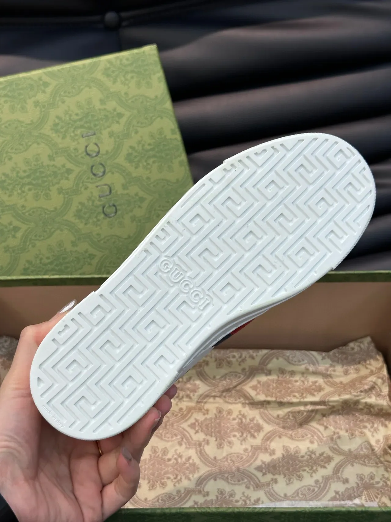 Gucci Ace Sneakers Lifestyle Blancs en Cuir avec Broderie d'Abeille et Étoile 8