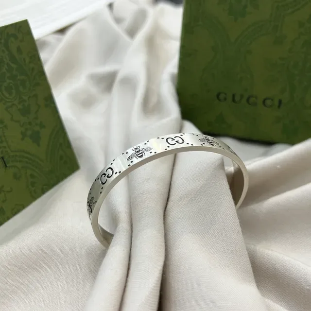 Gucci Bee & GG Cuff Silver-Tone Engraved Bracelet 2