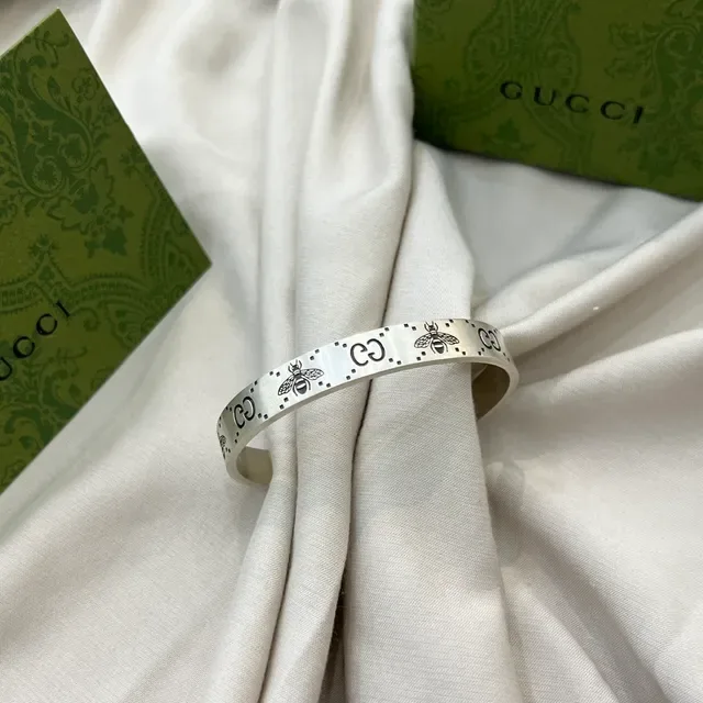 Gucci Bee & GG Cuff Silver-Tone Engraved Bracelet 3