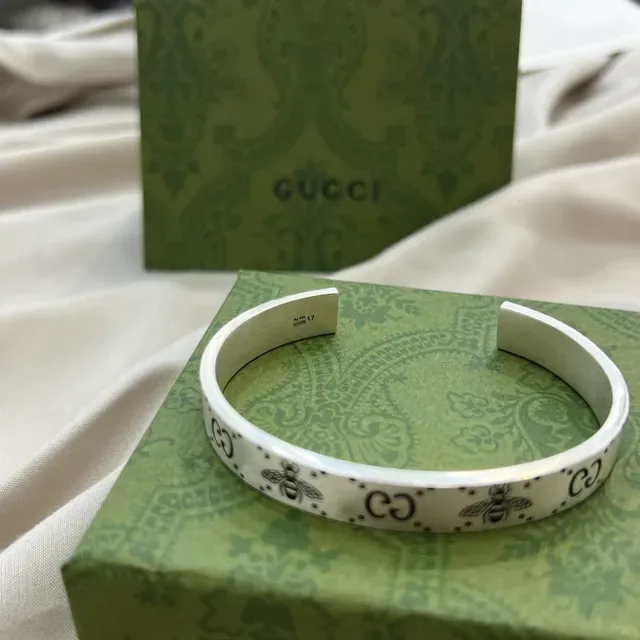 Gucci Bee & GG Cuff Silver-Tone Engraved Bracelet 5