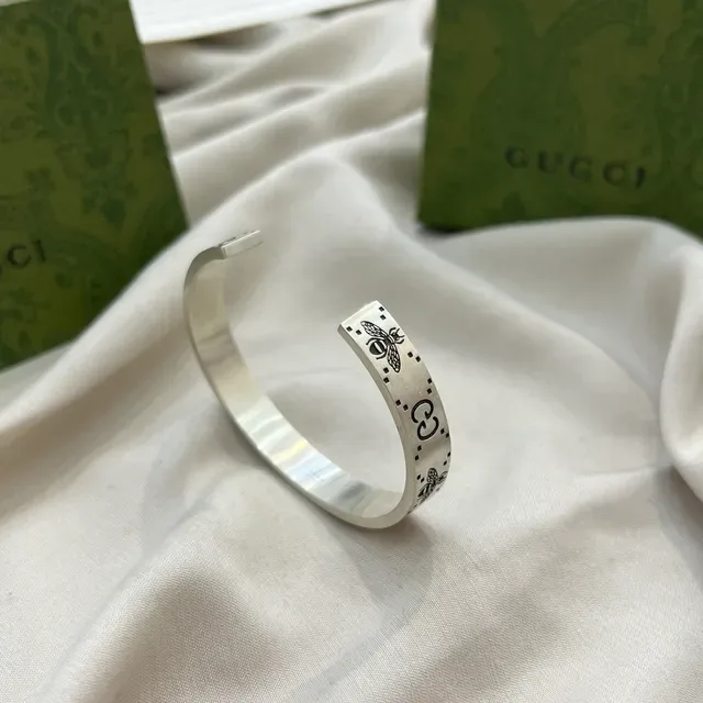 Gucci Bee & GG Cuff Silver-Tone Engraved Bracelet 7