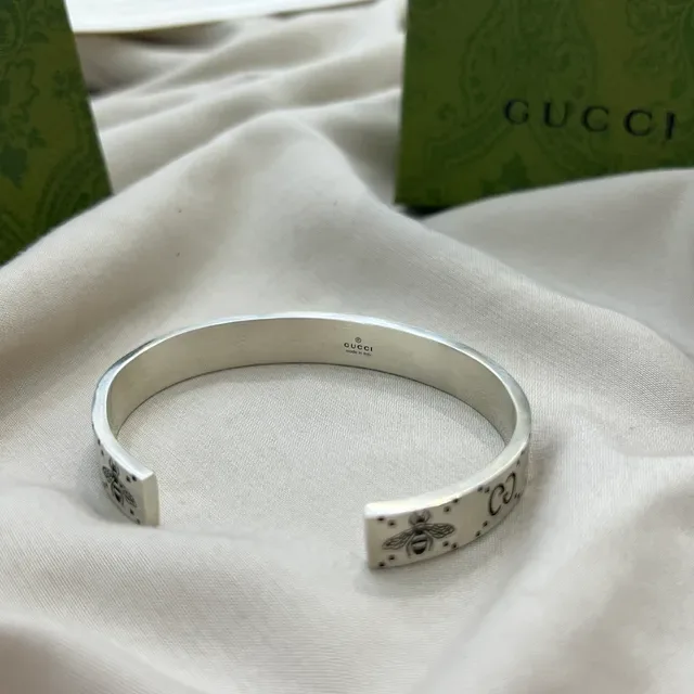 Gucci Bee & GG Cuff Silver-Tone Engraved Bracelet 8