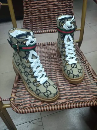 Gucci بيج أسود GG مونوغرام كانفاس ويب سترايب ستراب أحذية الكاحل 2